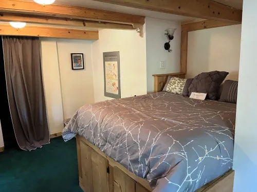 Magic Love Nest - 5 min from village. Stream below.