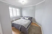Cosy 3 Bedroom Family Home in Ruislip | Under 45 minutes to Central London Hôtels à : Ruislip