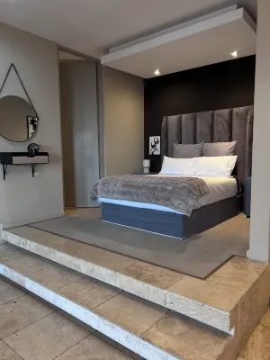 Magic Spot: Your Stylish Urban Escape in Johannesburg Hoteller i Johannesburg
