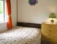 Lakeside Cottage with Boat BBQ Firepit Swimming Pet Friendly for 6 Family Escape