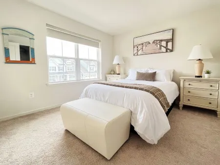 Pondside Paradise: Fishing-Pools-Bishops Landing-Seasonal Free Bethany Shuttle