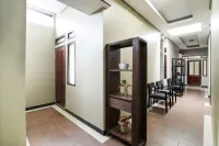 O伊斯蘭旅館Teras Waruga Taman Kupu-Kupu Cihanjuang附近的飯店