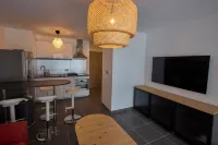 COME ON! Superb new apartment in the heart of the resort, fully equipped.