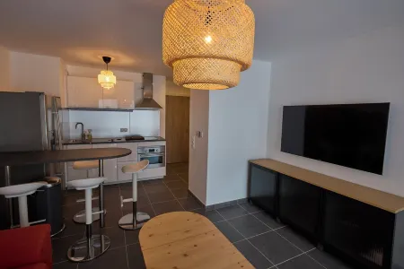 COME ON! Superb new apartment in the heart of the resort, fully equipped.