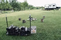 Camp Wee Acres. Cozy camper with beautiful views. Hotels in White County