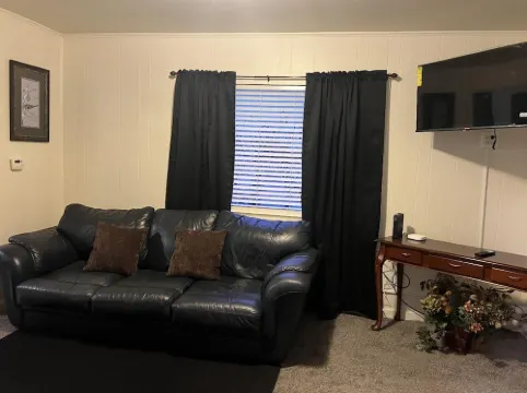 Charming 3-bedroom house with WiFi in lovely Albion