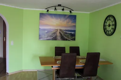 Ferienwohnung als Wohlfühloase mit Sonnigem Balkon 5 Min vom Rheinfall Entfernt Hotel a 