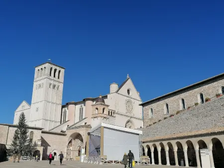 Triple room in apartment and bathroom, experience the magic of the historic center