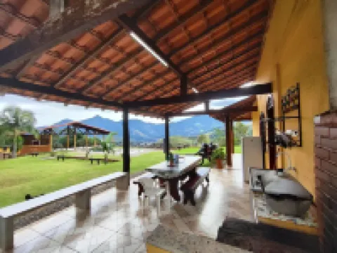 Farm for 13 people, with swimming pool, gourmet area Hotels in Cachoeiras de Macacu