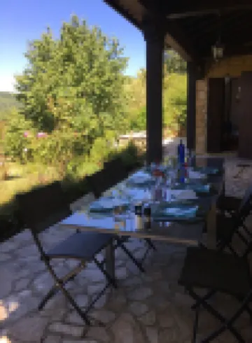 Stone house Les Chardonnerets with swimming pool