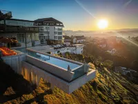 Chris Wellness Resort Hotel