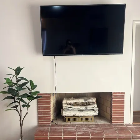 Retro Home Close to Campus