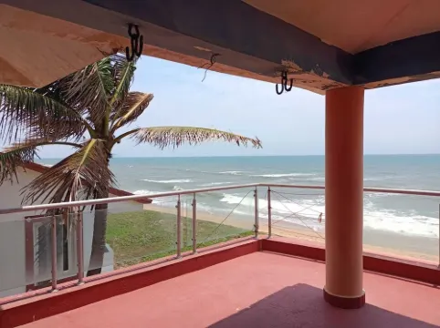 Next to the beach. Swimming pool.safe for family.beautiful sunraise & sunset