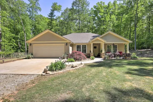 Idyllic Eatonton House w/ Patio + Lake Access!! - 3-Star