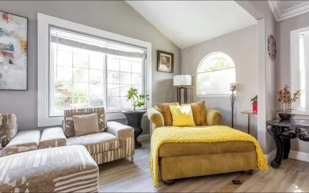 Heart of LA Large single level pool BBQ home Отели рядом с достопримечательностью «Big League Dreams Chino Hills»