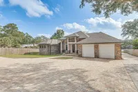 Waterfront Retreat w/ Outdoor Oasis in Pensacola - Boutique