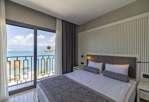 로세이라 마르-인 럭셔리