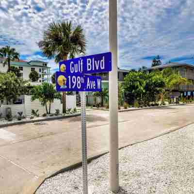 Relax in Style: 2/2 Condo with Sparkling Waterview and Easy Beach Access Hotel Exterior