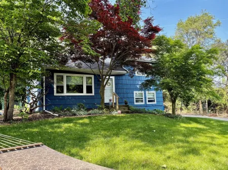 Secluded Home-Away-from-Home with Cook's Kitchen, Serving Ann Arbor & Ypsilanti