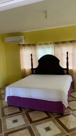 1 Bedroom 1 Bathroom in Negril 7 mins drive to Negril's famous Seven Mile Beach.
