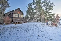 Waterfront Arkdale Retreat: 2 Acres w/ Deck & View - Homestays