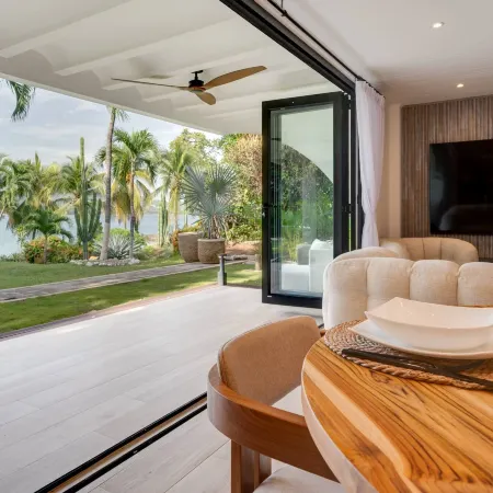 Flamingo Marina Private Beachfront Escape