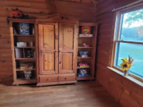 FriendsGiving Getaway : Sleeps 11 - Bar Room - Game Room - Handicap Accessible Hotels in Williams County