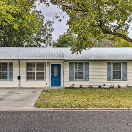 Pet-Friendly Georgetown Home < 1 Mi to Dtwn!