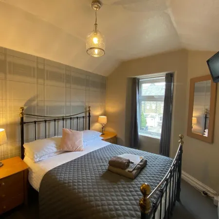 Autumn Leaves Guest House
