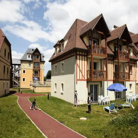 The Deauville Farm apartment Отели в г. Сент-Арну