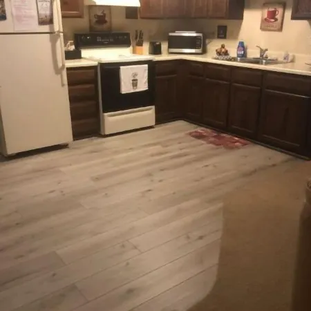 Hchideaway-Quiet, Cottagelike!  Pet Friendly!  Queen Bed!