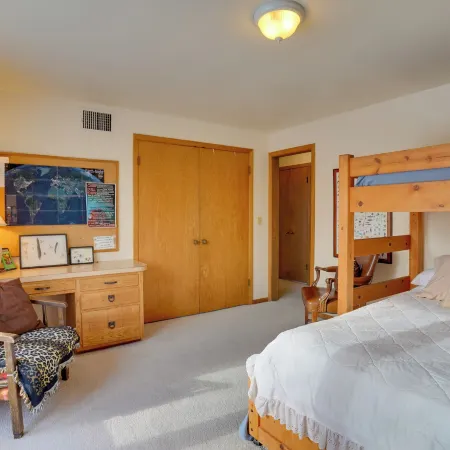 15 Mi to Downtown Minneapolis Retreat on 5 Acres