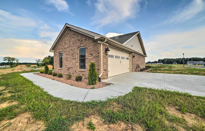 Cozy Murray Retreat Near MSU and Local Eateries
