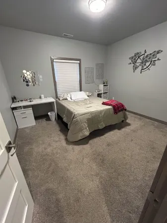 Cozy Home Close to All Attractions with a Fabulous Kitchen and All Amenities!