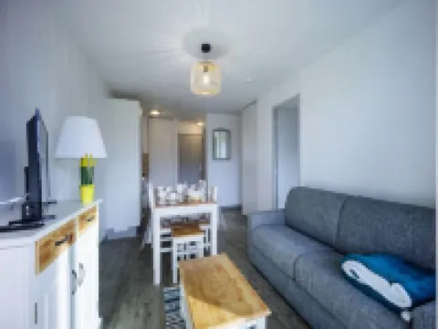 2 Rooms for 6 People