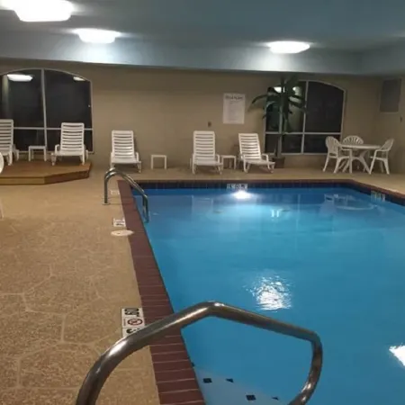 Holiday Inn Express & Suites Malvern by IHG