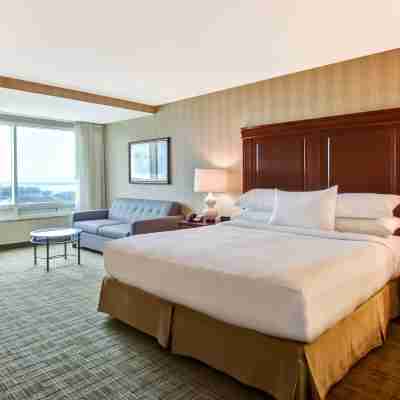 DoubleTree Fallsview Resort & Spa by Hilton - Niagara Falls Rooms