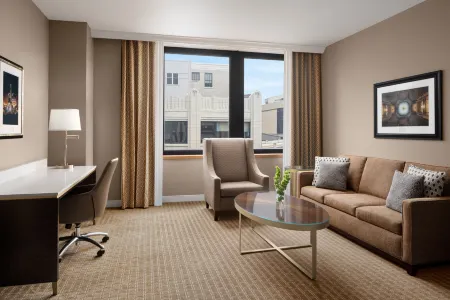 Hilton Indianapolis Hotel & Suites Отели в г. Индианаполис