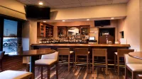 Holiday Inn & Suites WARREN by IHG - bar