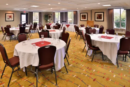 Holiday Inn Express & Suites Albany