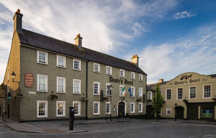 Dooly's Hotel