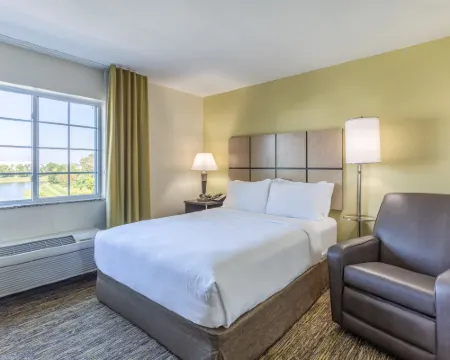 Candlewood Suites 奧羅拉內珀維爾 奧羅拉酒店