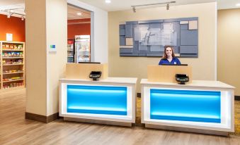 Holiday Inn Express & Suites Sandusky