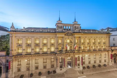 NH Collection Carlo IV Hotel dekat Maxíček Lužiny