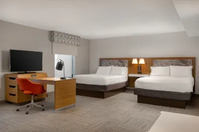 Hampton Inn Dubuque Hotels near University of Dubuque