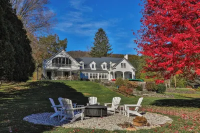 Premier Woodstock Village Riverfront Home Hotels near The Green