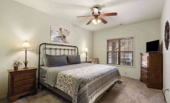 Rest Nest in the Heart of Ozark's Nature!