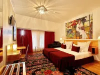 ホテル メストレ デ エイビス ギマランイス歴史地区周辺のホテル