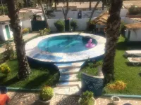 One World Village Guesthouse - Pools