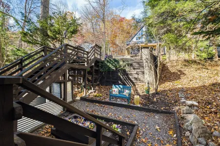 Eagle's Nest A-Frame Cabin Mountain Retreat with EV Charger @ Massanutten Resort